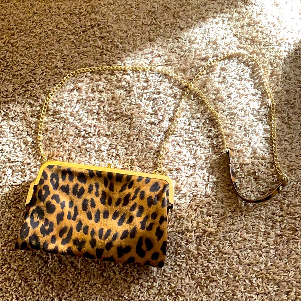 Leopard Print Clutch 🌟